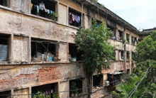 Khu tập thể hơn 60 năm tuổi xuống cấp, đe dọa cuộc sống người dân