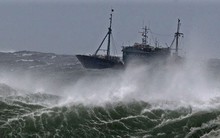 Gió mạnh, sóng lớn và có nguy cơ lốc xoáy trên vùng biển Nam Bộ