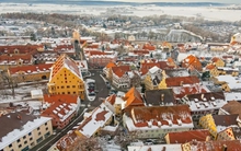 Độc lạ thị trấn dát toàn đá quý, nơi người dân sống trên hàng chục nghìn tấn kim cương nhưng không ai bán lấy tiền