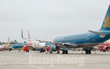 Bão tan nhanh, 3 sân bay vừa vội vã đóng cửa được mở lại ngay