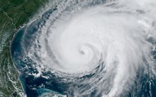 BI: Bão có thể 'nổ' như 666 quả bom nguyên tử 20 phút/lần, không gì cản nổi