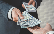 Tiền bạc không phải là thứ toàn năng, nhưng là phép thử lòng người: Người EQ cao có 3 cách khéo léo từ chối vay tiền