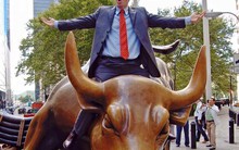 Lãi đậm nhờ "ôm" loạt cổ phiếu HPG, MWG, VND..., một doanh nghiệp bất động sản vượt kế hoạch lợi nhuận chỉ sau 6 tháng