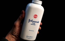Được bồi thường hơn 400 tỷ đồng sau nhiều năm dùng phấn rôm Johnson & Johnson