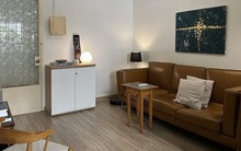 Anh chàng thuê căn hộ cũ 20 năm rồi đầu tư 300 triệu đồng cho nội thất