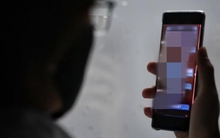 Hỏi mua đồ uống trên Facebook, người phụ nữ mất 3,5 tỷ sau khi tải ứng dụng lạ