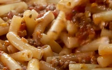 Tiếp viên hàng không tiết lộ 4 thứ họ không dám ăn trên máy bay