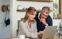 Được bố mẹ để lại căn nhà, cặp vợ chồng “căng não” tìm cách tránh bất hoà với anh chị em: Chuyên gia nhấn mạnh “không gì quan trọng bằng sòng phẳng”