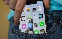 Điện thoại rung lên trong túi quần nhưng bỏ ra lại không hề có cuộc gọi nào: Hiện tượng "ma quái" này là gì mà nhiều người sợ hãi?