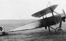 Chuyện về "đại gia" Việt đầu tiên sở hữu máy bay riêng, đi thăm ruộng bay lạc sang tận nước ngoài phải chuộc mất 10kg vàng