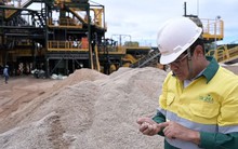 Các nhà sản xuất xe điện phải tự khai thác lithium nếu không muốn bị tụt hậu