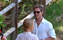 Brad Pitt gây sốt với ngoại hình như trẻ lại 20 tuổi