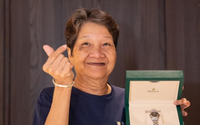 Một công ty thưởng vàng và quà tặng lên tới 230 triệu cho nữ lao công: Chỉ cần đạt 1 yêu cầu duy nhất, ai nghe xong cũng "ước ao"