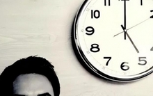 Tâm lý học: Người thường xuyên đi muộn thường tự tin thái quá, còn người đến quá sớm lại theo đuổi sự cầu toàn