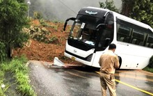 3 chiến sĩ CSGT đang mất tích trong vụ sạt lở đèo Bảo Lộc