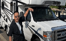 Khoa Pug lái "nhà di động" 2,4 tỷ phượt 72 giờ quanh Mỹ, dân tình trầm trồ: Sinh tồn kiểu đại gia!