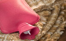 Bình giữ nhiệt có thể là vật dụng giúp bạn mát mẻ hơn khi ngủ