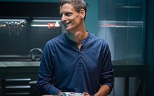 Thợ sửa điện thoại lần đầu tiết lộ: Đây là thói quen sai lầm của người dùng khiến máy ngày càng hỏng nhanh