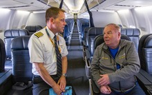 Chuyện khó tin: Chỉ với tấm vé máy bay mua từ năm 1990, người đàn ông bay 'thả phanh', còn hưởng thụ dịch vụ sang trọng