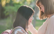 Mẹ hỏi "Nếu thắc mắc chuyện nhạy cảm, con sẽ nói với ai", con gái trả lời 1 câu khiến mẹ lặng người