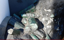 Đào mỏ, nhóm thợ đụng trúng cục đá đen sì trị giá hơn 7.000 tỷ đồng