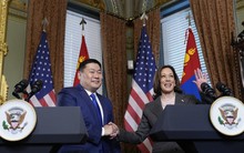 Nước nhỏ bé kẹp giữa 2 "ông lớn" Nga, Trung Quốc trao cho Mỹ "chìa khóa vàng" đến kho báu vô giá