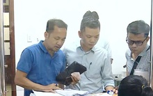 Người dân đổ xô đi đổi biển số xe