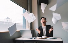 CNBC: Lao động châu Á họp hành nhiều nhất thế giới