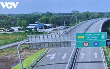 Tại sao cao tốc vừa khai thác đã phải mở rộng?