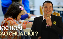 Con học trung tâm tiếng Anh mấy năm vẫn không giỏi giao tiếp, thầy giáo chỉ ra nguyên nhân