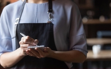 Đi ăn nhà hàng, khách 'bo' 13 triệu đồng vẫn bị chê ít, phục vụ đuổi theo đòi gấp đôi