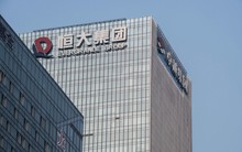 Vẫn đang oằn mình tái cấu trúc sau "quả bom nợ" 300 tỷ USD, điều gì khiến Evergrande nộp đơn xin bảo hộ phá sản ở New York?