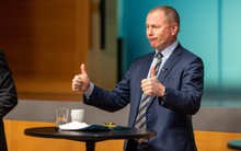 Quỹ đầu tư thu về 143 tỷ USD trong nửa đầu năm nhờ AI và công nghệ