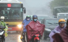 Miền Bắc đón mưa rất lớn, miền Trung nắng nóng gay gắt