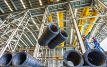 Doanh nghiệp thép gặp khó trên 'sân nhà'