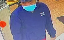 Bắt khẩn cấp kẻ cướp cửa hàng tiện lợi ở TP HCM