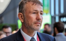 Chiêu cây gậy và củ cà rốt của Điện Kremlin bắt đầu: Tỷ phú Nga lập tức gặp biến