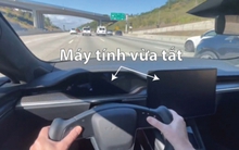 Máy tính trên xe điện Tesla 'sập' khi đang chạy, điều xảy ra gây ngạc nhiên