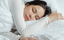 Tưởng vô thưởng vô phạt, thói quen khi ngủ này lại gây ra nhiều hệ lụy, là “sát thủ” của giấc ngủ ngon