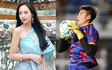 Thủ môn U23 Việt Nam được bạn gái cổ vũ trận chung kết, nàng WAG diện trang phục Thái Lan đầy quyến rũ