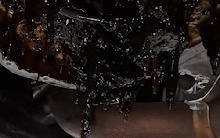 Thay dầu cho khách thấy đặc quánh như thạch, cắm máy chẩn đoán mới phát hiện sự thật bất ngờ