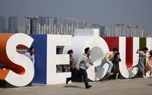 Cơn sốt kỳ lạ: Người trẻ đổ xô đến Hàn Quốc với mong muốn 'trông đẹp gấp đôi, nhưng chỉ cần nỗ lực một nửa'