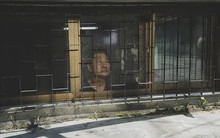 Ngược đời người đàn ông 36 tuổi vẫn không mua nhà, không tiết kiệm, liều lĩnh vay tiền sắm đầy hàng hiệu và cái kết cho lối sống 'sướng trước, khổ sau'