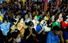 "Biển người" tham dự lễ Vu Lan tại chùa Phúc Khánh