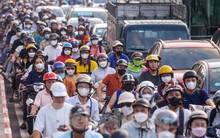 Nhiều tuyến đường Hà Nội tắc 'nghẹt thở' trong ngày làm việc cuối trước kỳ nghỉ lễ 2/9