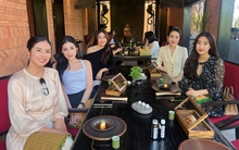 Đỗ Mỹ Linh lần đầu lộ diện bên dàn hậu sau khi sinh con gái, nhan sắc gây chú ý