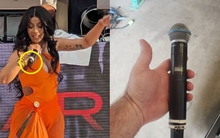 Chiếc micro Cardi B ném vào khán giả bất ngờ được bán đấu giá lên đến 1,18 tỷ đồng