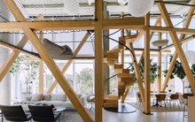 Cô gái độc thân cải tạo phòng khách thành ‘ngôi nhà trên cây’: Thoải mái như khu giải trí, tiện ích bất ngờ!