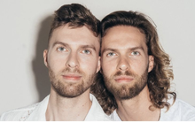 Cặp sinh đôi 25 tuổi đã xây dựng công ty doanh thu 50 triệu USD/tháng "ngon ơ" nhờ bán chỉ 1 sản phẩm như thế nào?