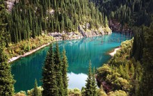 Hồ nước với tên gọi đáng sợ nhưng mang vẻ đẹp siêu thực